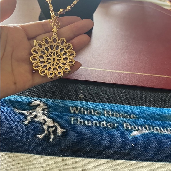 Elegant Asian Royal Gold plated and Purple Pendant Necklace 22 inch - Picture 5 of 7